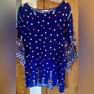 Southern Stitch EUC 22”PTP Navy Blue, Red & White Patterned Top w/Bell Sleeves